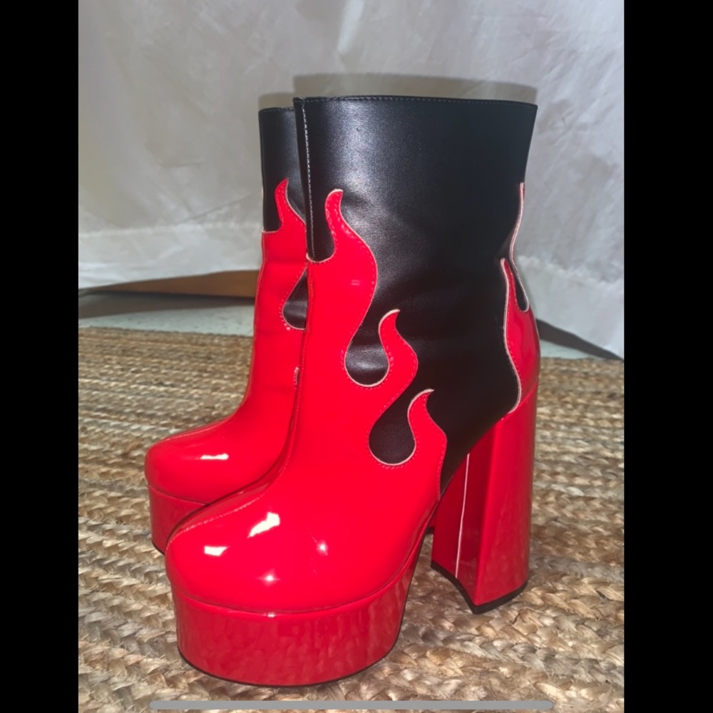 BRAND NEW FLAME BOOTS🔥❤️‍🔥